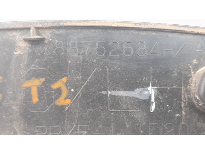 Recambio de aletin trasero izquierdo para renault kadjar 1.5 dci diesel fap energy referencia OEM IAM 88752684R  