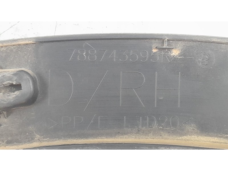 Recambio de aletin trasero derecho para renault kadjar 1.5 dci diesel fap energy referencia OEM IAM 788743595R  