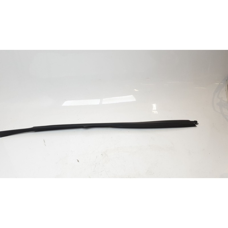 Recambio de moldura para porsche 911 (typ 997) carrera s coupe referencia OEM IAM 99757246501  