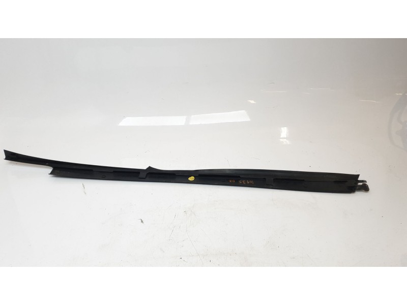 Recambio de moldura para porsche 911 (typ 997) carrera s coupe referencia OEM IAM 99757246501  