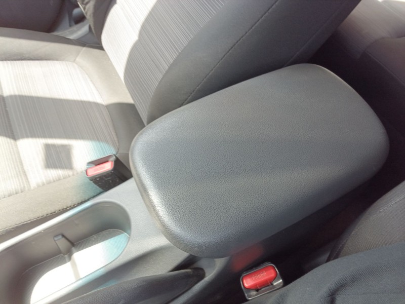 Recambio de apoyabrazos central para hyundai kona pure referencia OEM IAM   