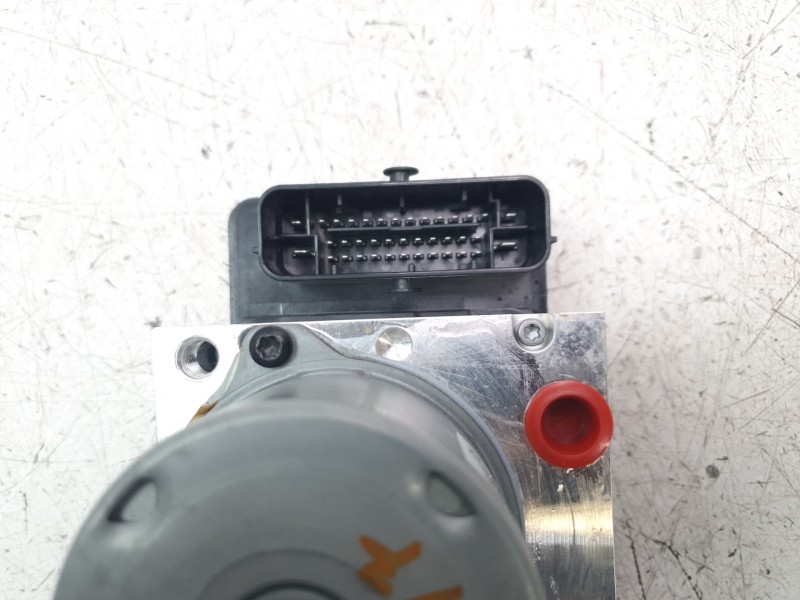 Recambio de abs para kia stonic (ybcuv) concept referencia OEM IAM 58910H8450  