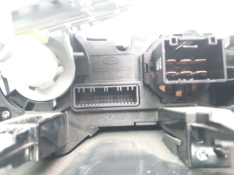 Recambio de mando calefaccion / aire acondicionado para kia stonic (ybcuv) concept referencia OEM IAM 97250H8120LEF  