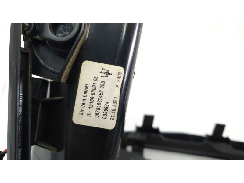Recambio de aireador central para maserati ghibli iii (m157) 3.0 referencia OEM IAM 670168345  