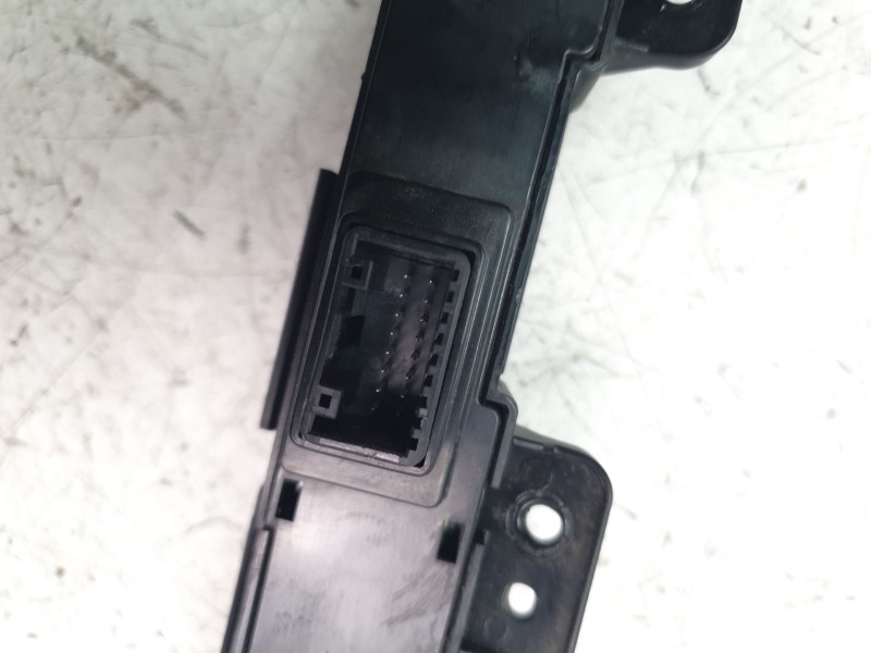 Recambio de warning para kia stonic (ybcuv) concept referencia OEM IAM 93790H8011WK  