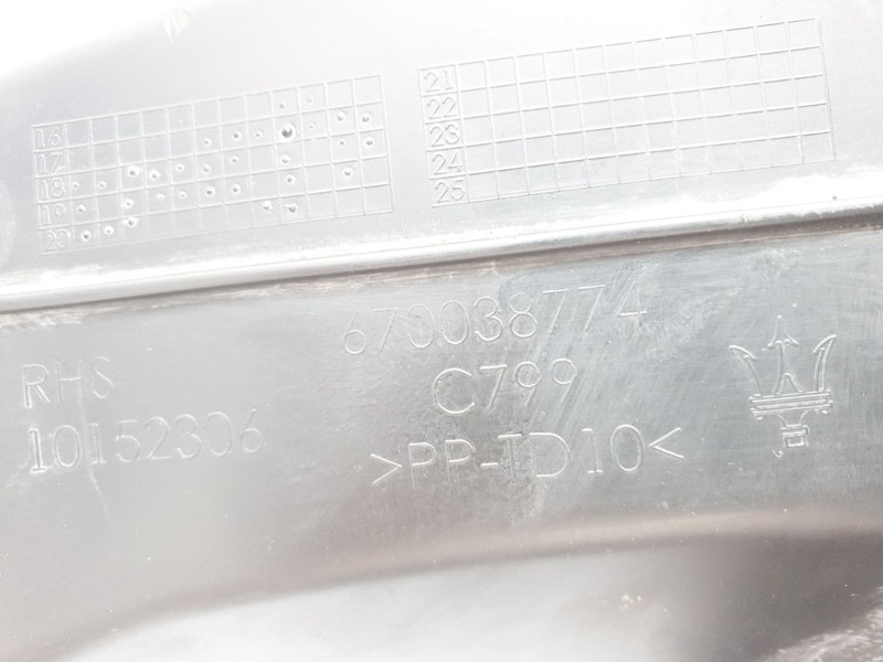 Recambio de moldura para maserati ghibli iii (m157) 3.0 referencia OEM IAM 670038774  