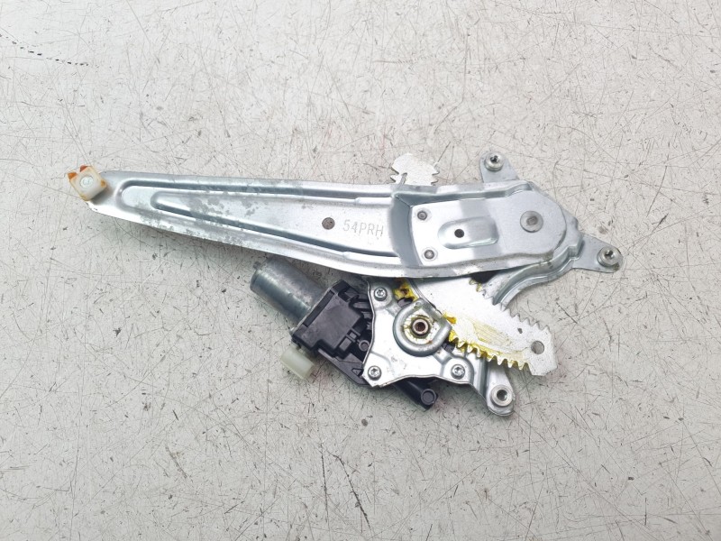 Recambio de elevalunas trasero derecho para suzuki vitara 1.5 strong hybrid gle 2wd referencia OEM IAM 8353061M00  