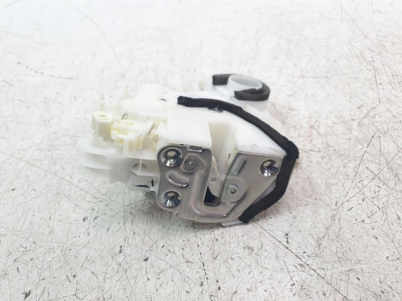 Recambio de cerradura puerta trasera derecha para suzuki vitara 1.5 strong hybrid gle 2wd referencia OEM IAM 8230154P02000  