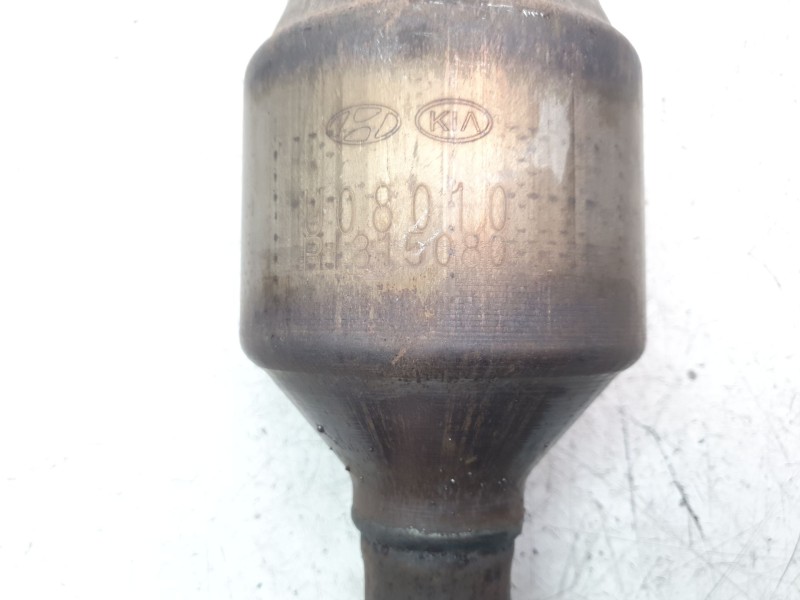 Recambio de catalizador para kia stonic (ybcuv) concept referencia OEM IAM U08010  