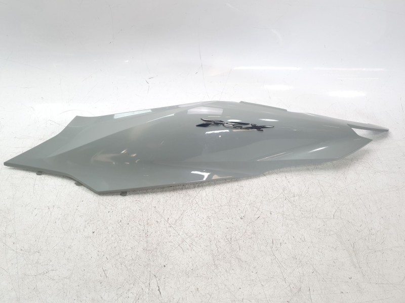 Recambio de moldura para honda pcx pcx 125 (jk05) referencia OEM IAM 83610K1ZJ100  