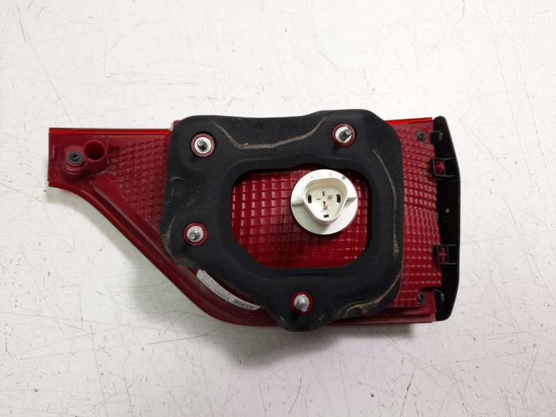 Recambio de piloto trasero izquierdo interior para kia sportage drive 4x2 referencia OEM IAM 920405F1500  