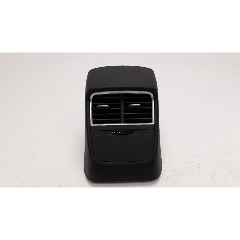 Recambio de rejilla aireadora para audi a3 sportback (8va) 2.0 16v tdi referencia OEM IAM 8V0819203  