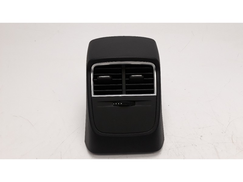 Recambio de rejilla aireadora para audi a3 sportback (8va) 2.0 16v tdi referencia OEM IAM 8V0819203  