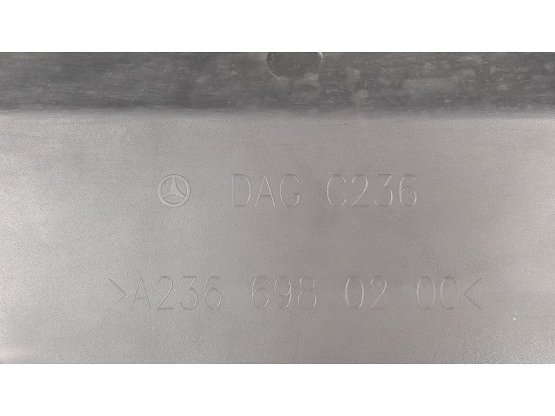 Recambio de estribos laterales para mercedes-benz cle cle 220d referencia OEM IAM A2366980200  