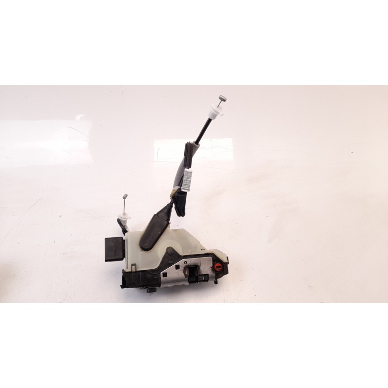 Recambio de cerradura puerta trasera derecha para peugeot 208 1.6 blue-hdi fap referencia OEM IAM 9812501180  