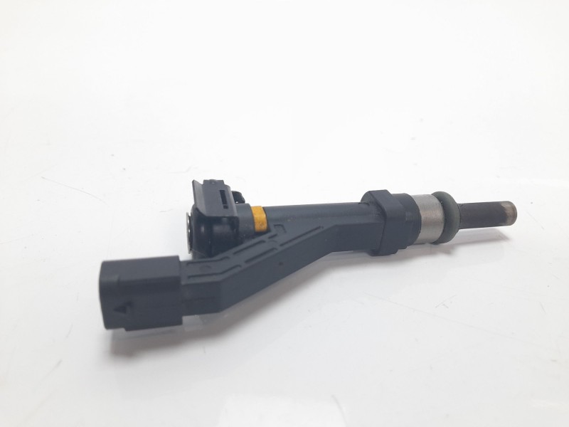 Recambio de inyector para kia stonic (ybcuv) concept referencia OEM IAM 3531008000  