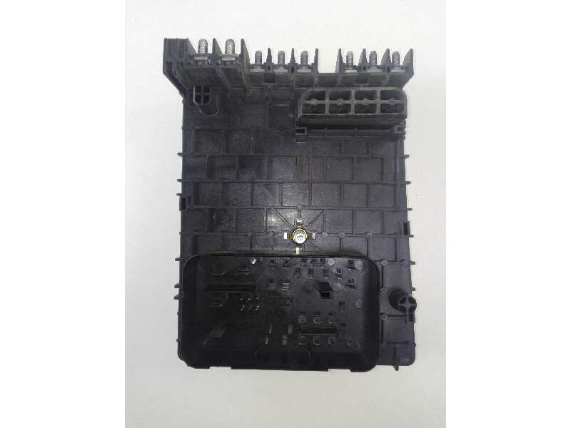 Recambio de caja reles / fusibles para volkswagen passat berlina (3c2) r line referencia OEM IAM 3C0937125 63592777 