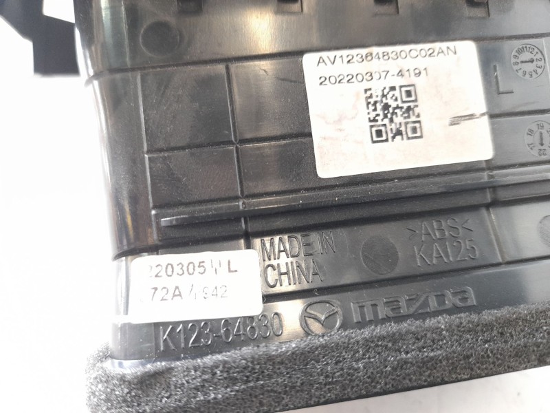 Recambio de aireador izquierdo para mazda cx-5 2.0 cat referencia OEM IAM K12364830  