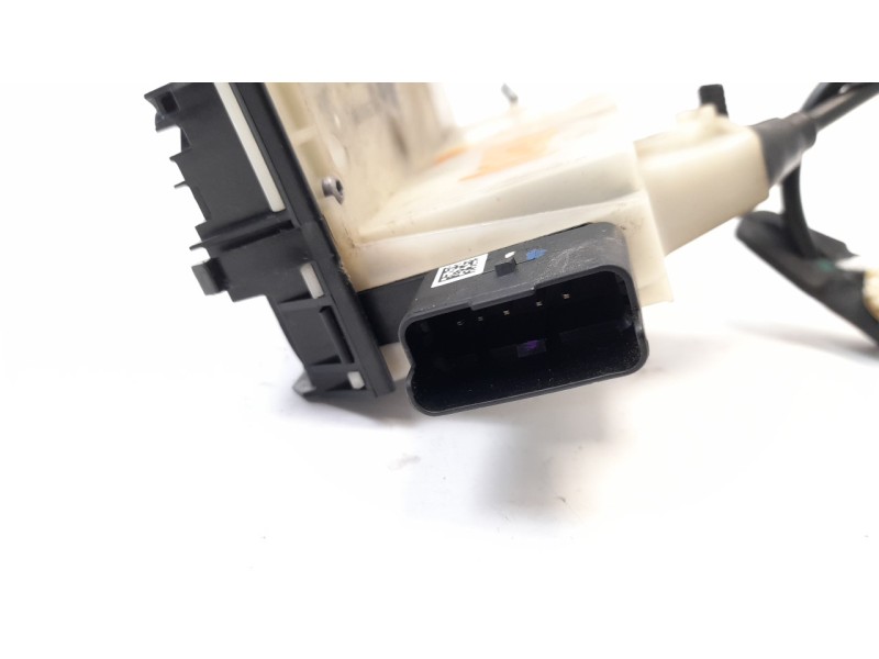 Recambio de cerradura puerta trasera derecha para peugeot 208 1.6 blue-hdi fap referencia OEM IAM 9812501180  