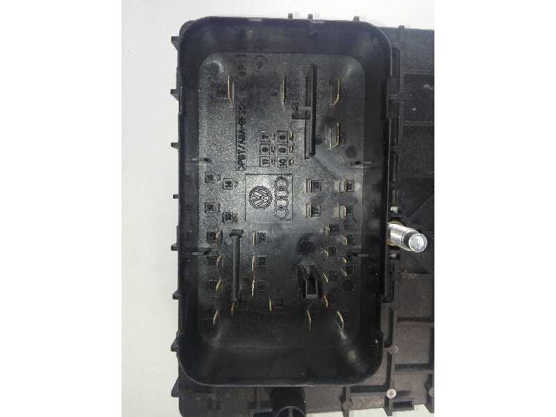Recambio de caja reles / fusibles para volkswagen passat berlina (3c2) r line referencia OEM IAM 3C0937125 63592777 