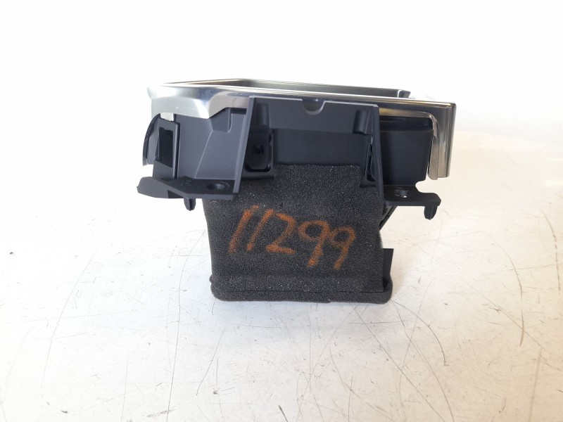 Recambio de aireador derecho para mazda cx-5 2.0 cat referencia OEM IAM K12364730  
