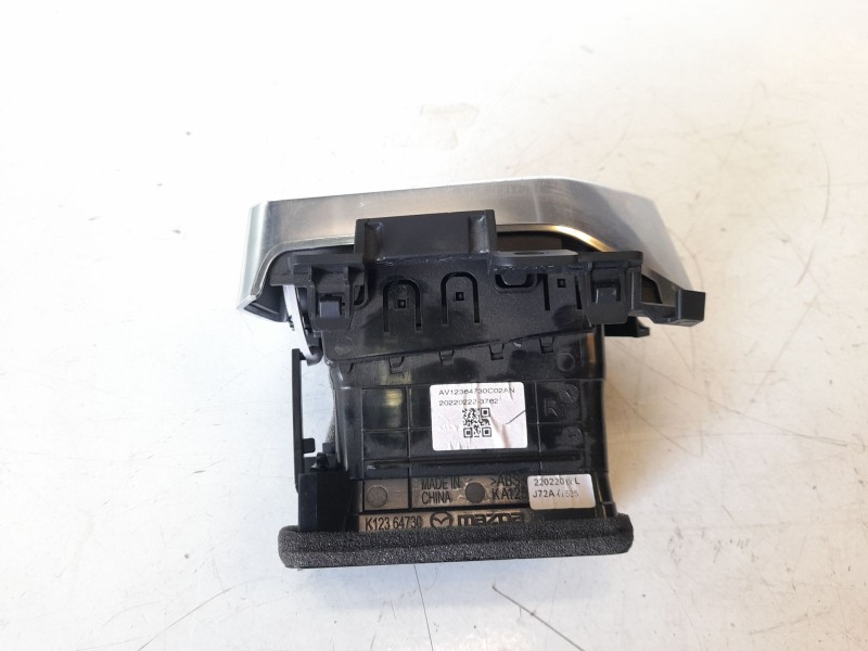 Recambio de aireador derecho para mazda cx-5 2.0 cat referencia OEM IAM K12364730  