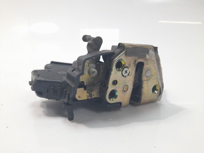 Recambio de cerradura puerta trasera izquierda para toyota land cruiser (j12) 3.0 turbodiesel referencia OEM IAM 6906060090  