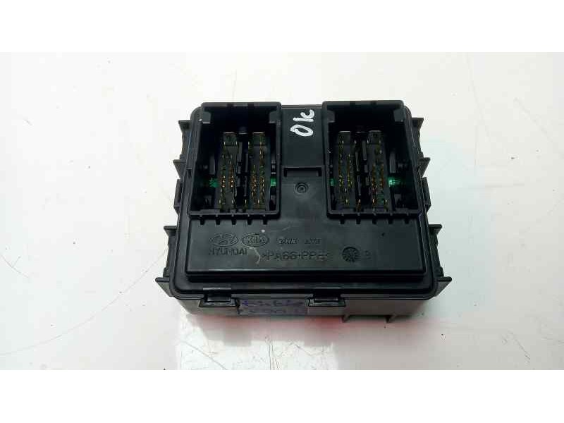 Recambio de caja reles / fusibles para hyundai tucson kosmo bluedrive 2wd referencia OEM IAM 91950D3240  