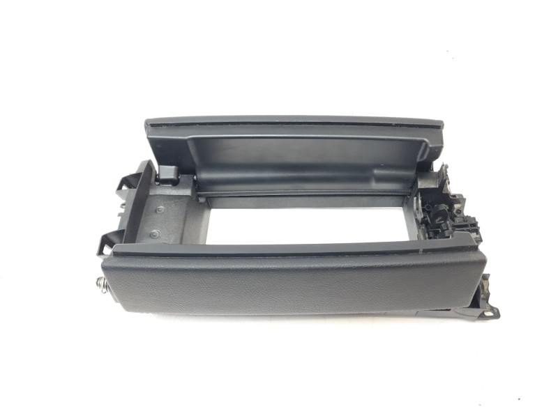 Recambio de apoyabrazos central para mercedes-benz clase glb (bm 247) 1.3 cat referencia OEM IAM 17768062039H15  