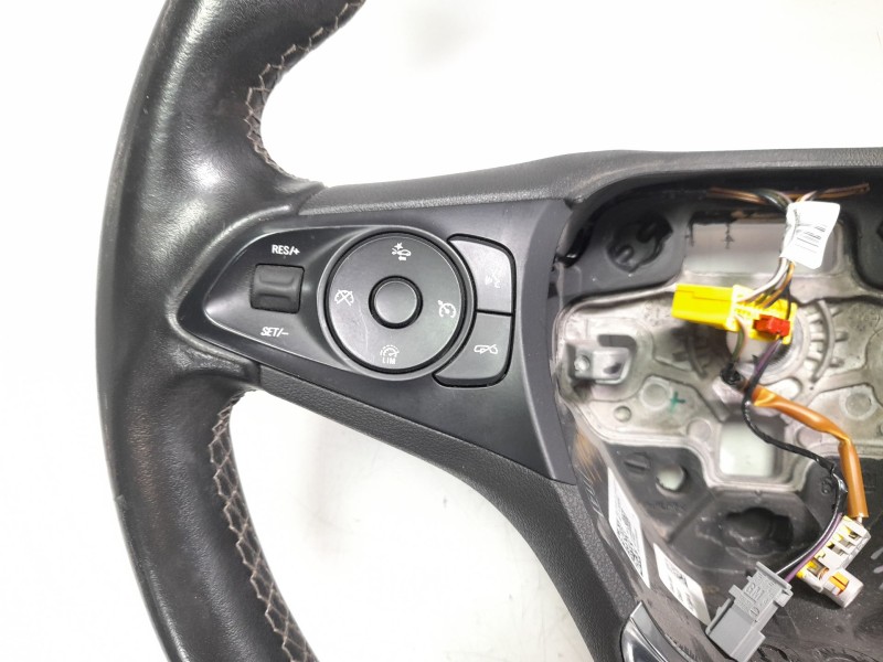 Recambio de volante para opel astra k lim. 5türig dynamic referencia OEM IAM 39229906  