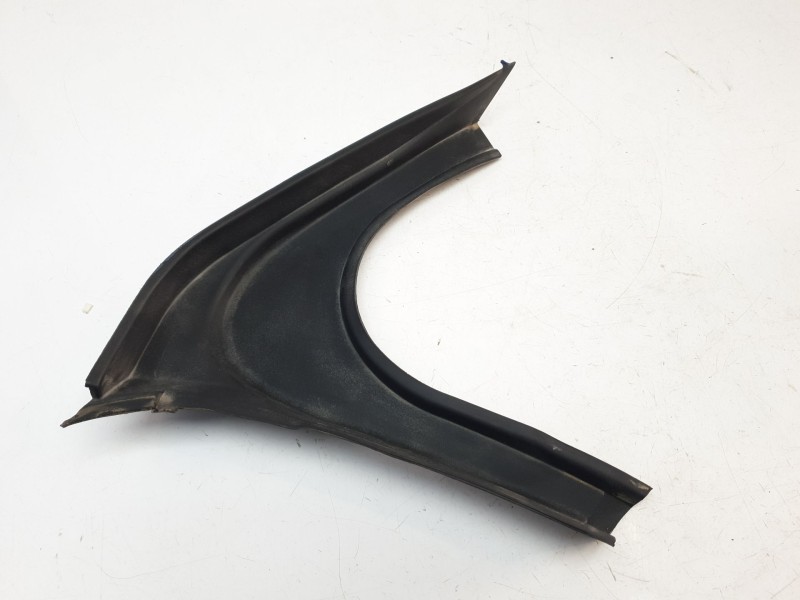 Recambio de moldura para maserati ghibli iii (m157) 3.0 referencia OEM IAM 670036882  