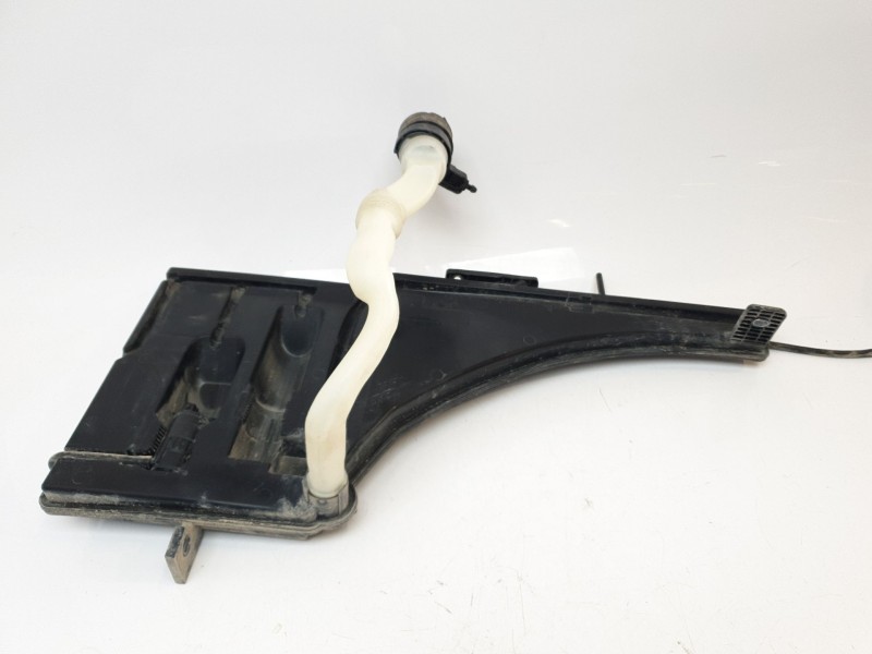 Recambio de deposito limpia para maserati ghibli iii (m157) 3.0 referencia OEM IAM 670105311  