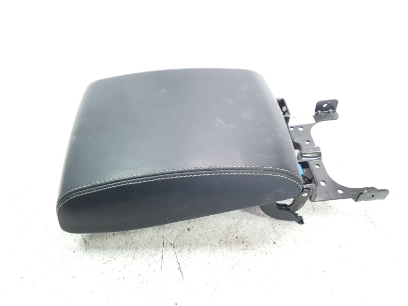 Recambio de apoyabrazos central para jaguar e-pace 2.0 diesel cat referencia OEM IAM J9C3045C74AC0QKW  