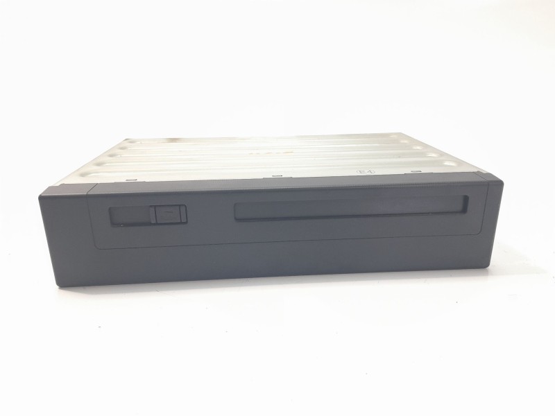 Recambio de sistema navegacion gps para toyota land cruiser (j12) 3.0 turbodiesel referencia OEM IAM 8684113020  