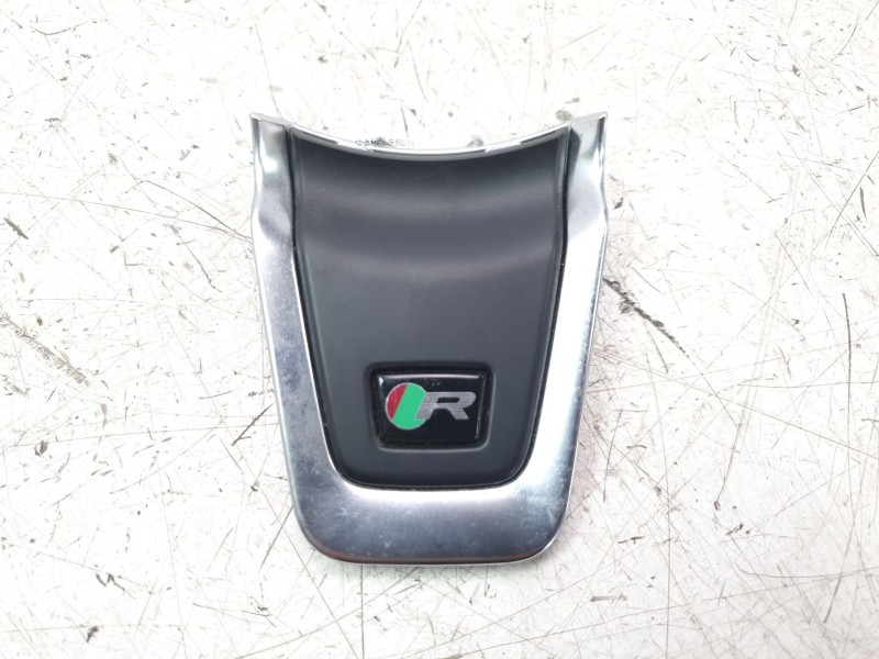 Recambio de moldura para jaguar e-pace 2.0 diesel cat referencia OEM IAM J9C318443AA  