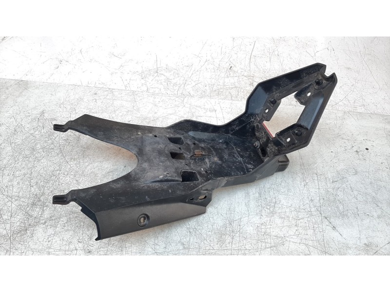 Recambio de portamatriculas para bmw f 850 gs f 850 adventure referencia OEM IAM 46628564642  