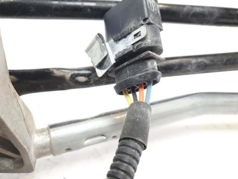 Recambio de motor limpia delantero para maserati ghibli iii (m157) 3.0 referencia OEM IAM 670105984  