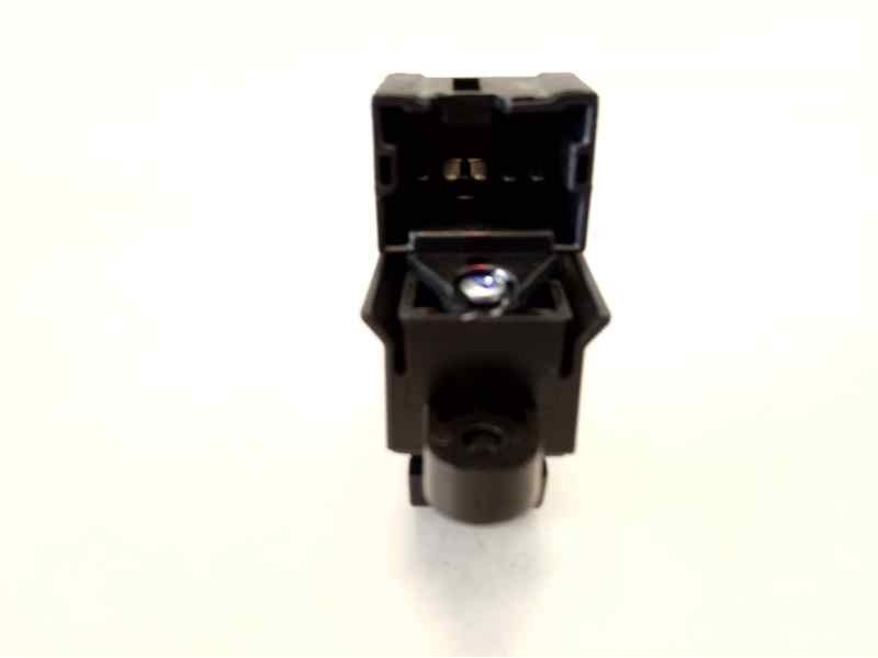 Recambio de mando elevalunas delantero derecho para suzuki celerio 1.0 12v cat referencia OEM IAM   