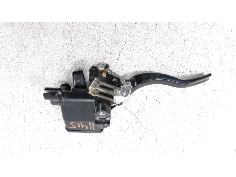 Recambio de bomba freno para yamaha tricity 300 referencia OEM IAM 2CMF580A10  