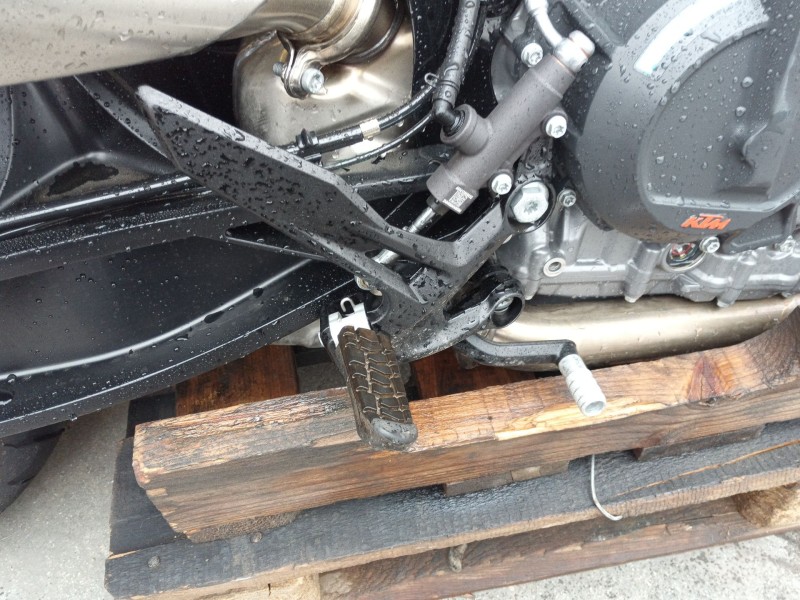 Recambio de estribo lateral para ktm duke 790 duke l referencia OEM IAM   