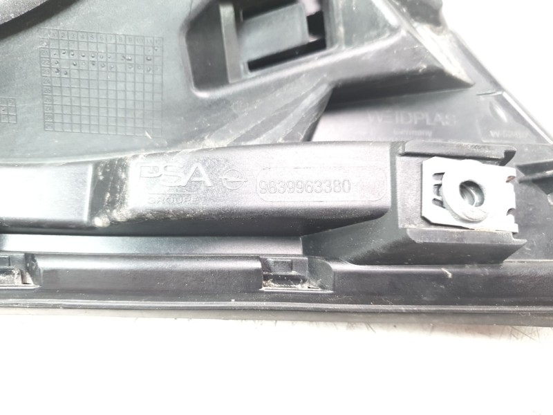 Recambio de moldura para opel astra 5p elegance referencia OEM IAM 9839963380  