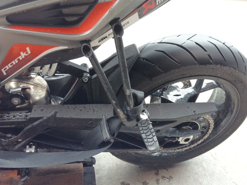 Recambio de estribo lateral para ktm duke 790 duke l referencia OEM IAM   
