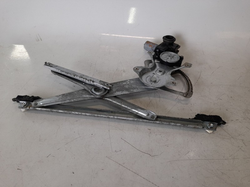 Recambio de cerradura puerta delantera izquierda para toyota c-hr (_x1_) 1.8 hybrid (zyx10_, zyx11_) referencia OEM IAM 69040F40
