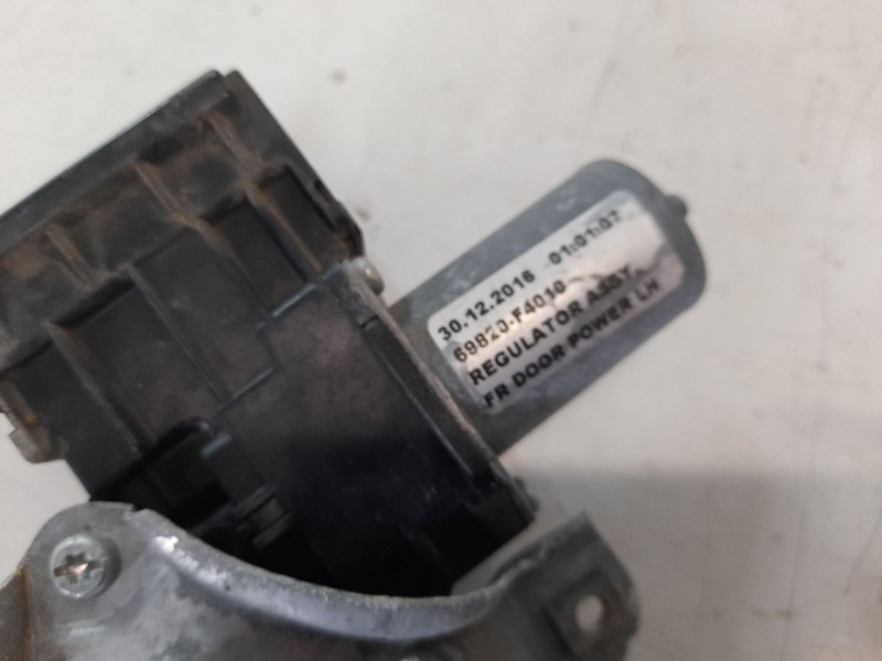 Recambio de cerradura puerta delantera izquierda para toyota c-hr (_x1_) 1.8 hybrid (zyx10_, zyx11_) referencia OEM IAM 69040F40