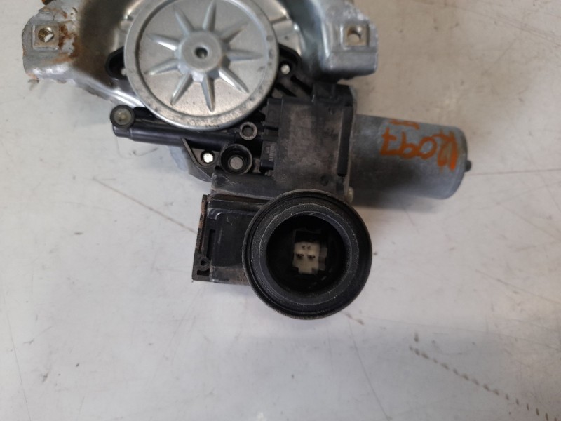 Recambio de cerradura puerta delantera izquierda para toyota c-hr (_x1_) 1.8 hybrid (zyx10_, zyx11_) referencia OEM IAM 69040F40