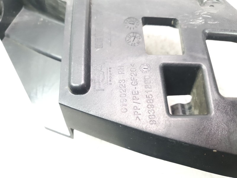 Recambio de soporte paragolpes trasero para opel astra 5p elegance referencia OEM IAM 9839851880  