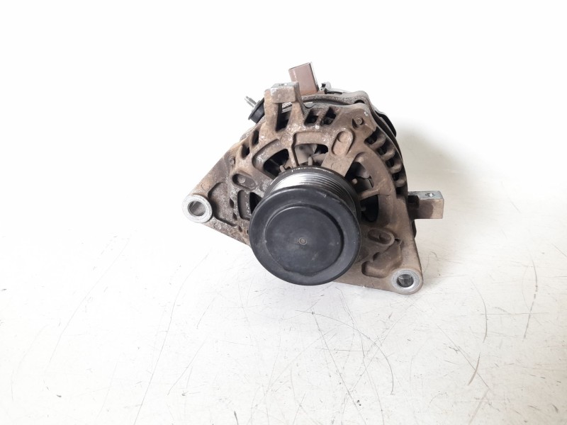 Recambio de alternador para toyota hilux vii 2.4 d referencia OEM IAM 270600L110 TG1042107060 A30437