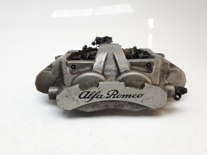 Recambio de pinza de freno delantera derecha para alfa romeo giulia (952) 2.2 jtdm cat referencia OEM IAM   