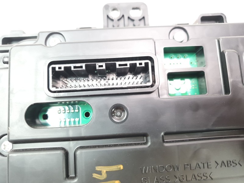 Recambio de cuadro instrumentos para hyundai kona referencia OEM IAM 94033CM000  