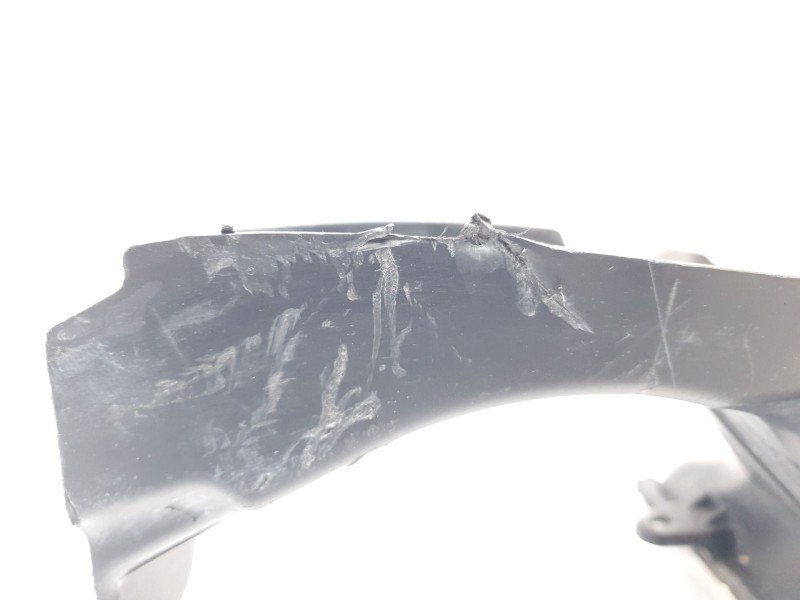 Recambio de canalizador de aire para maserati ghibli iii (m157) 3.0 referencia OEM IAM 670038777  